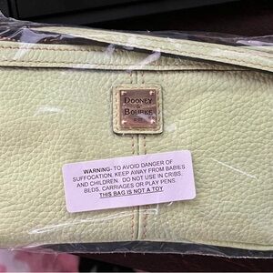 Dooney & Bourke Women's wristlet